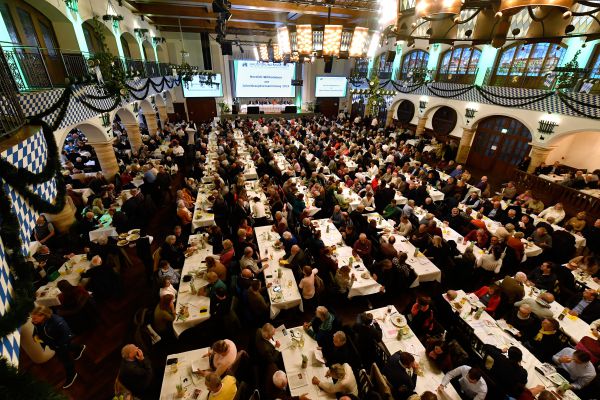 hug-jhv0438C84BB0E-A595-48CD-892D-7BA3CE209F13.jpg